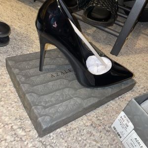 black stilleto heels